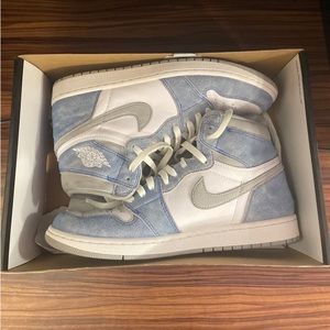Size 8 Jordan 1 Retro OG High Hyper Royal